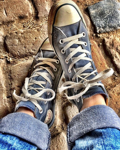 Baskets femme : adoptez le style en toute simplicité